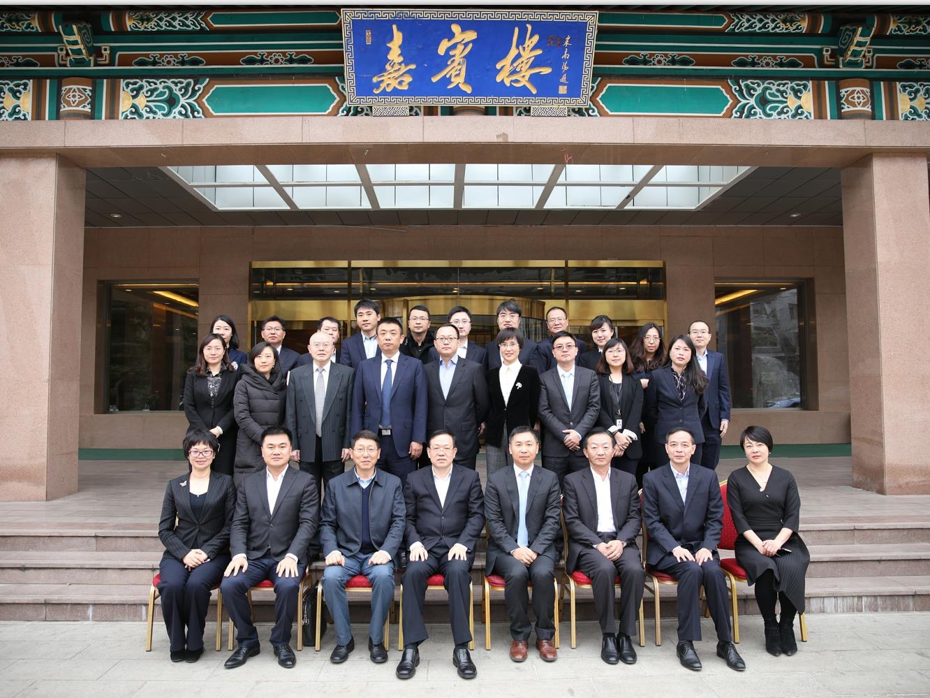 国产熟妇婬乱一区二区