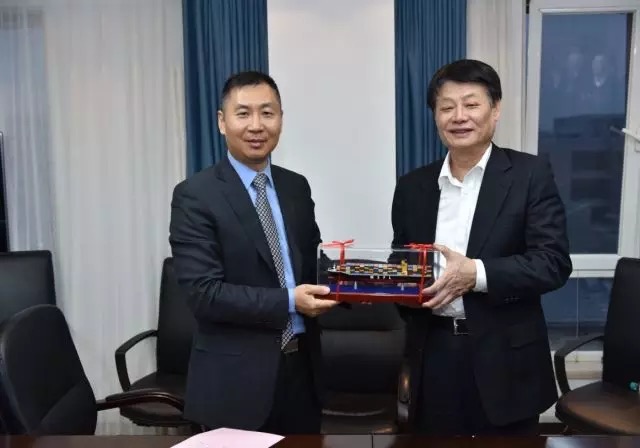 国产熟妇婬乱一区二区