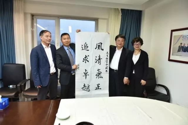 国产熟妇婬乱一区二区