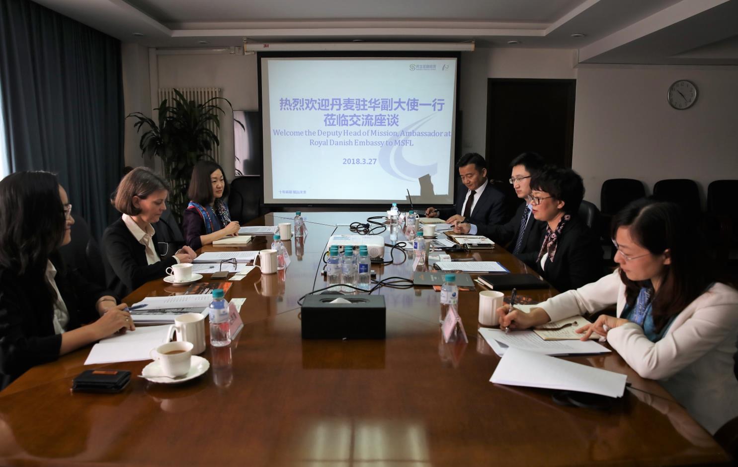 国产熟妇婬乱一区二区