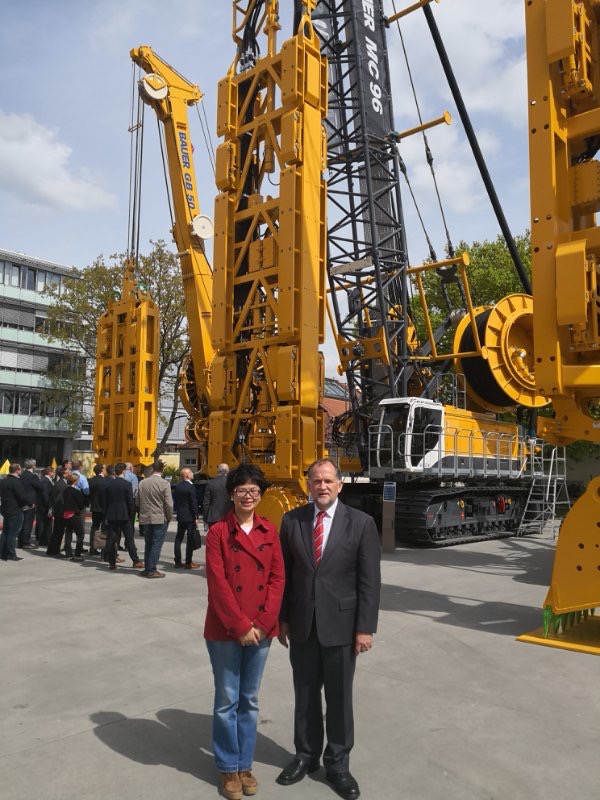 国产熟妇婬乱一区二区