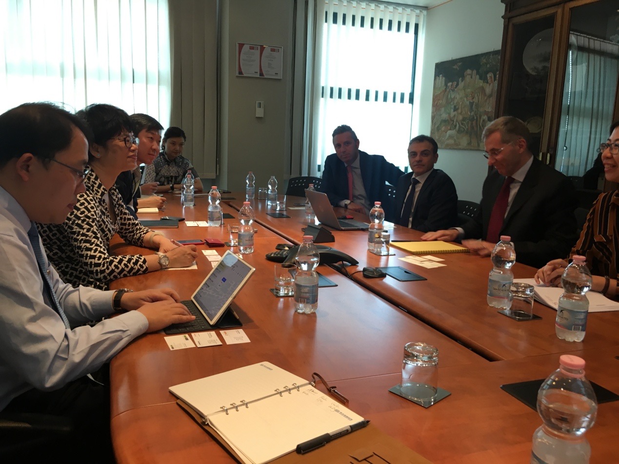 国产熟妇婬乱一区二区