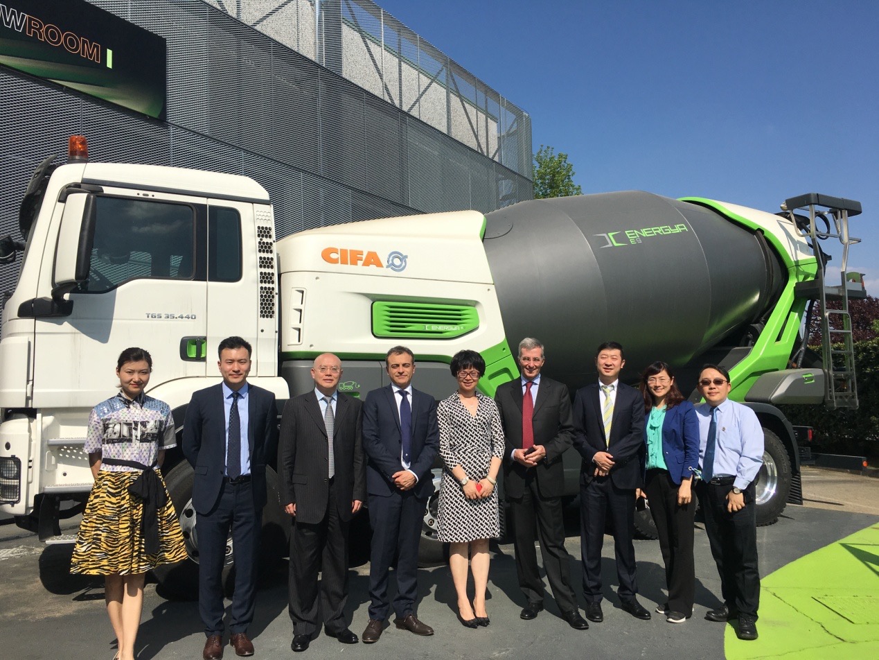 国产熟妇婬乱一区二区