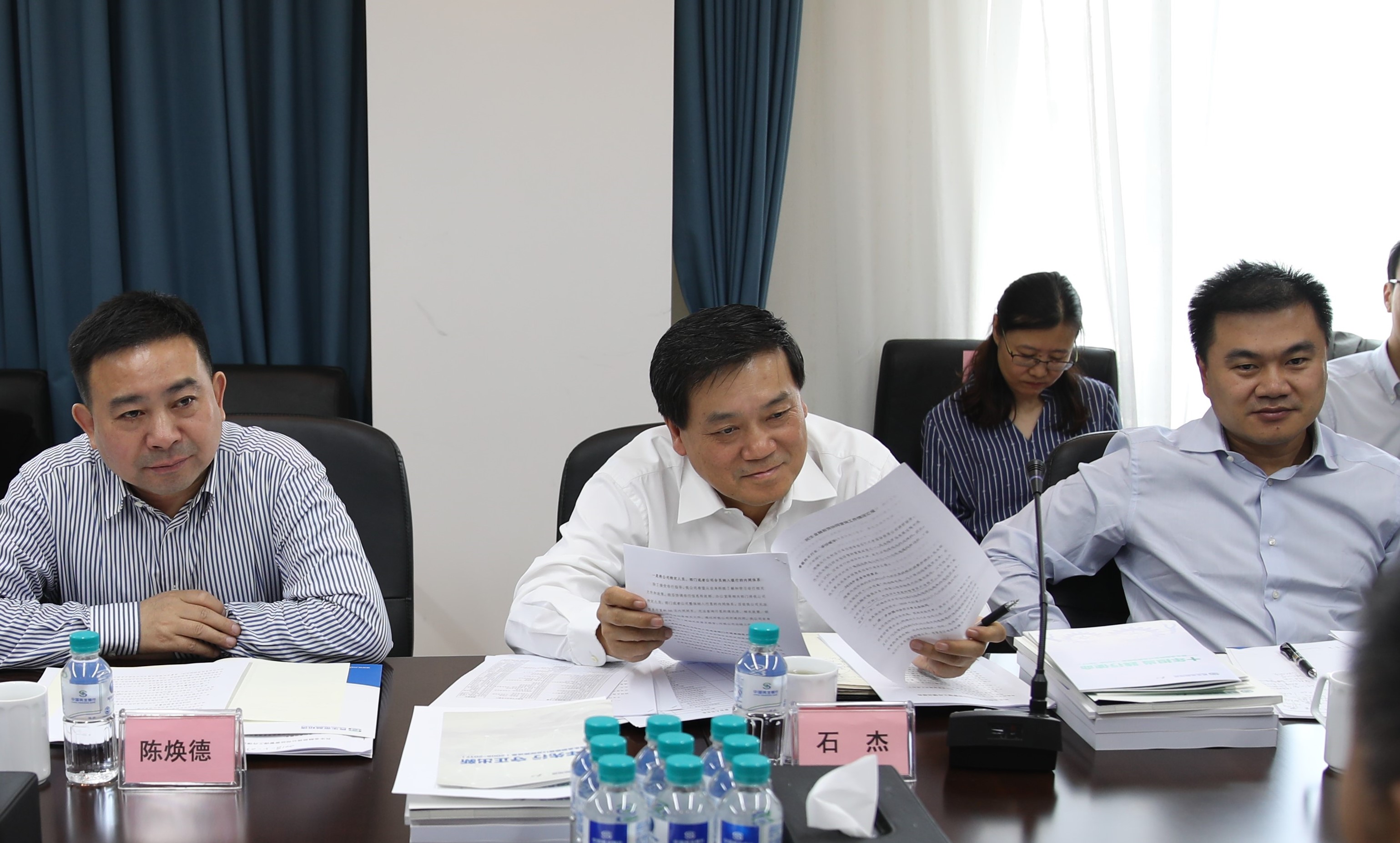 国产熟妇婬乱一区二区