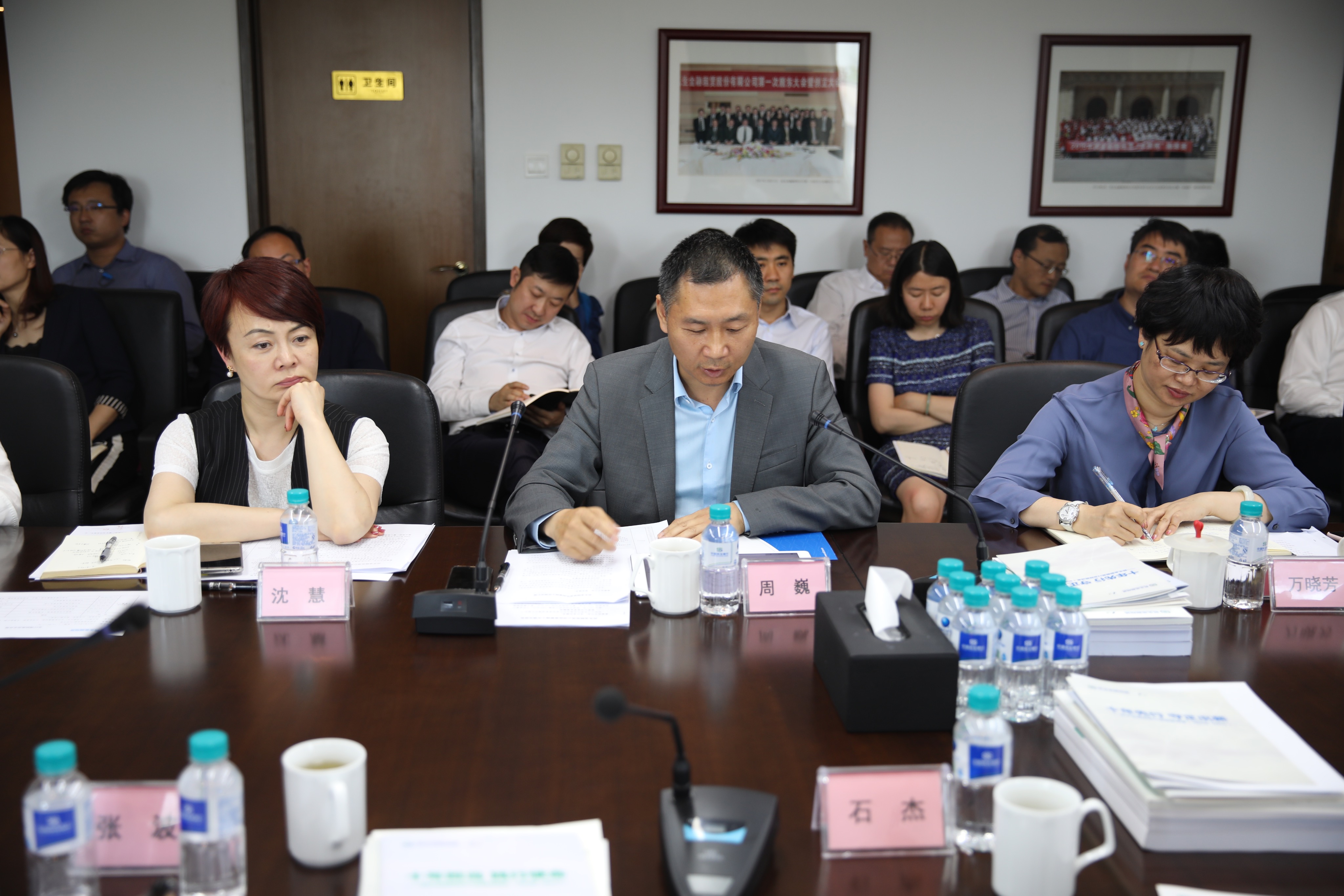 国产熟妇婬乱一区二区