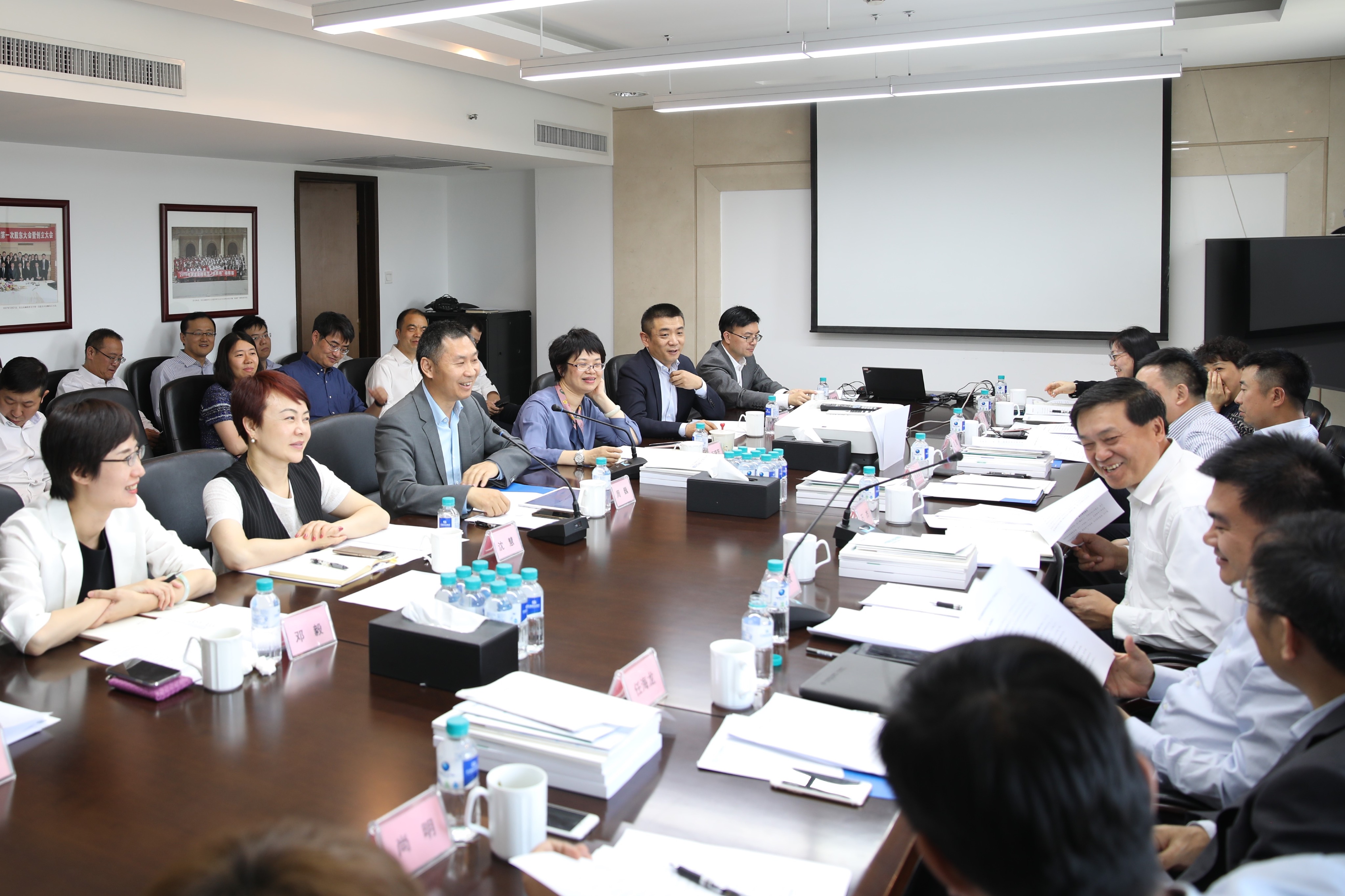 国产熟妇婬乱一区二区