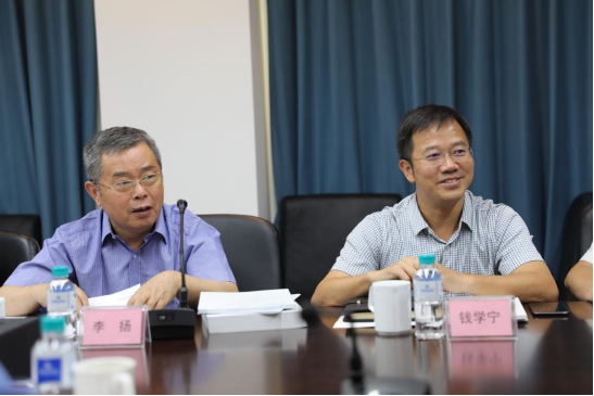 国产熟妇婬乱一区二区