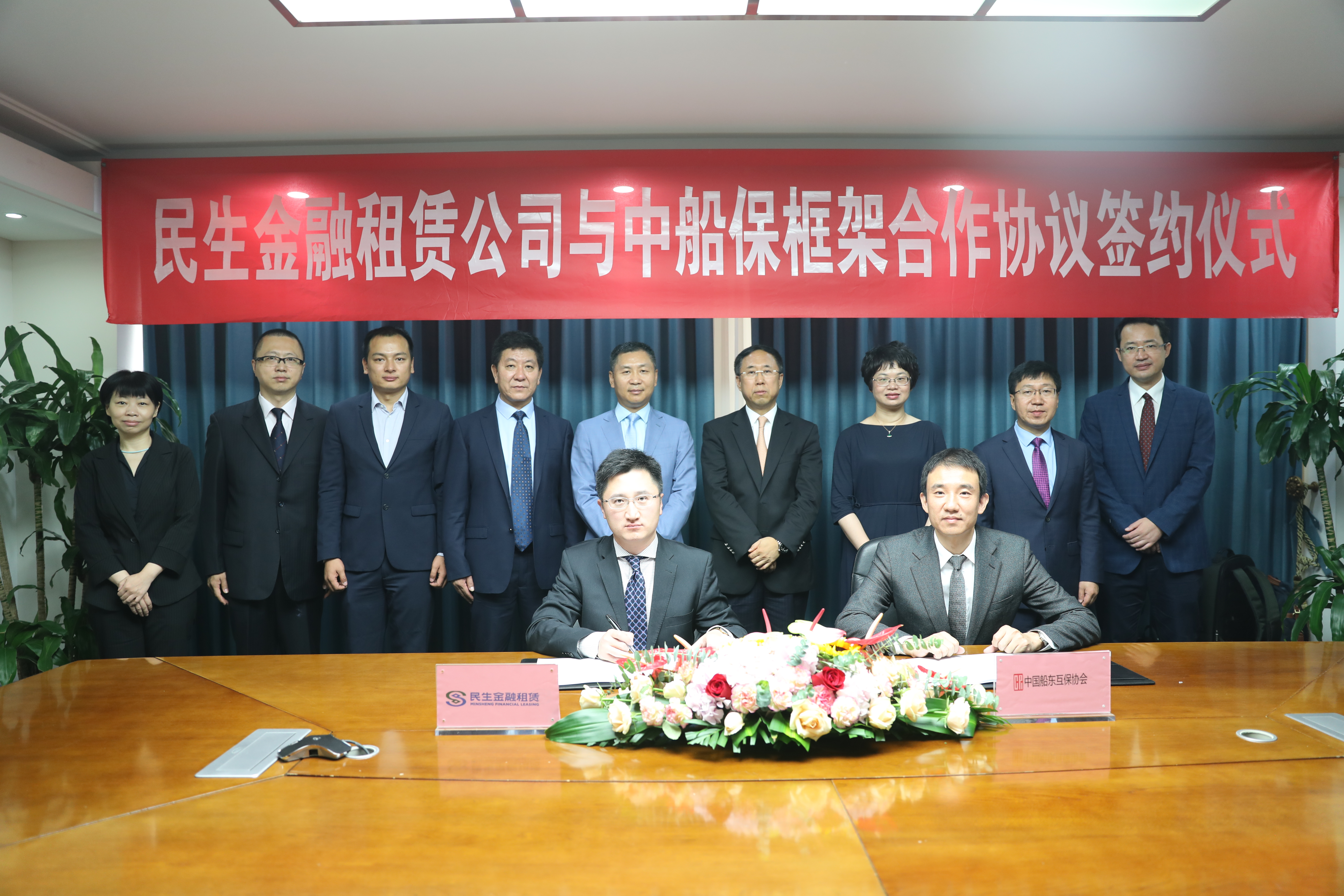 国产熟妇婬乱一区二区