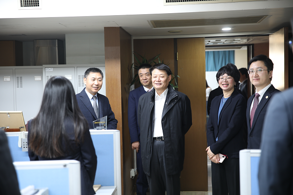 国产熟妇婬乱一区二区