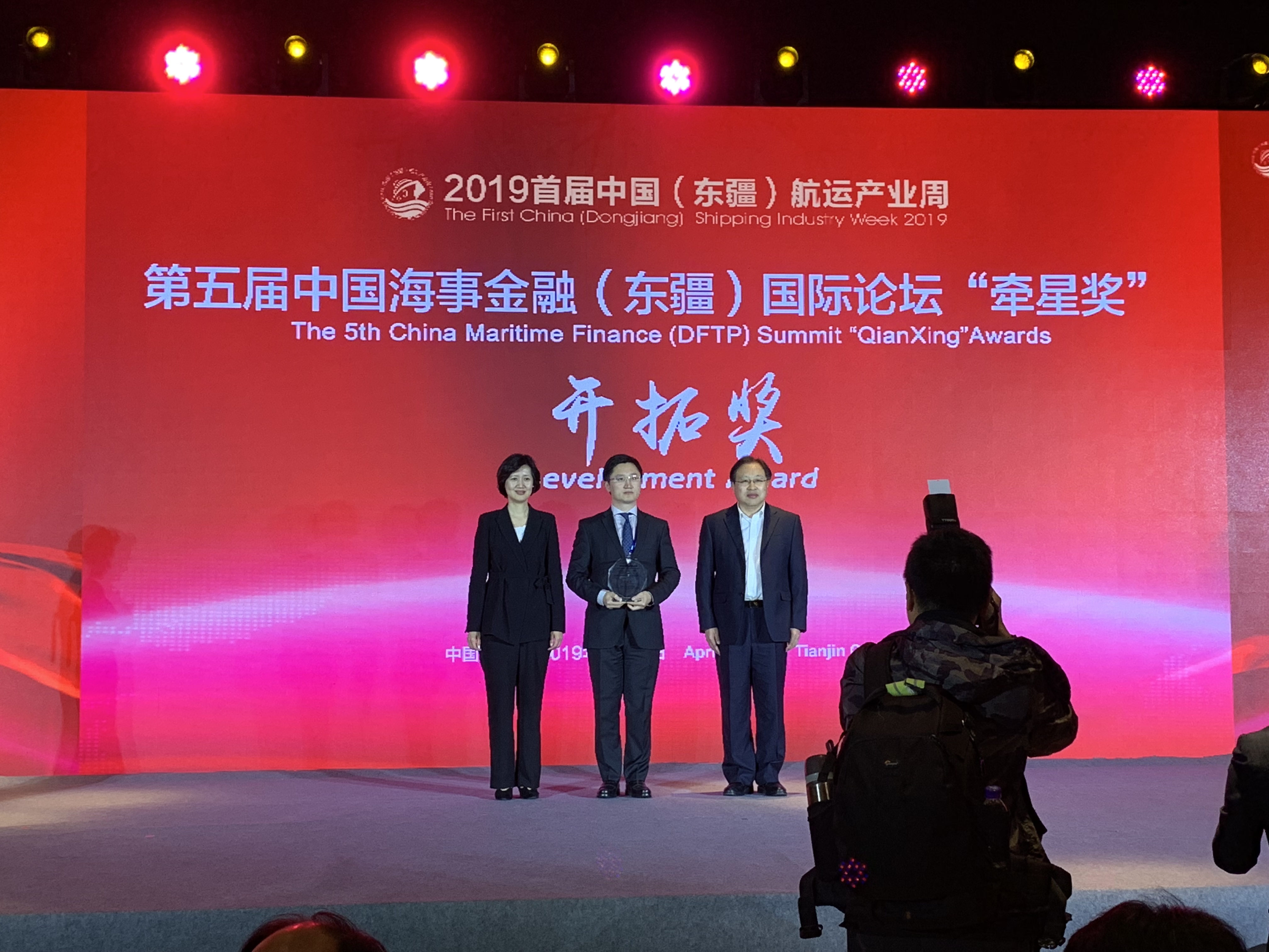 国产熟妇婬乱一区二区