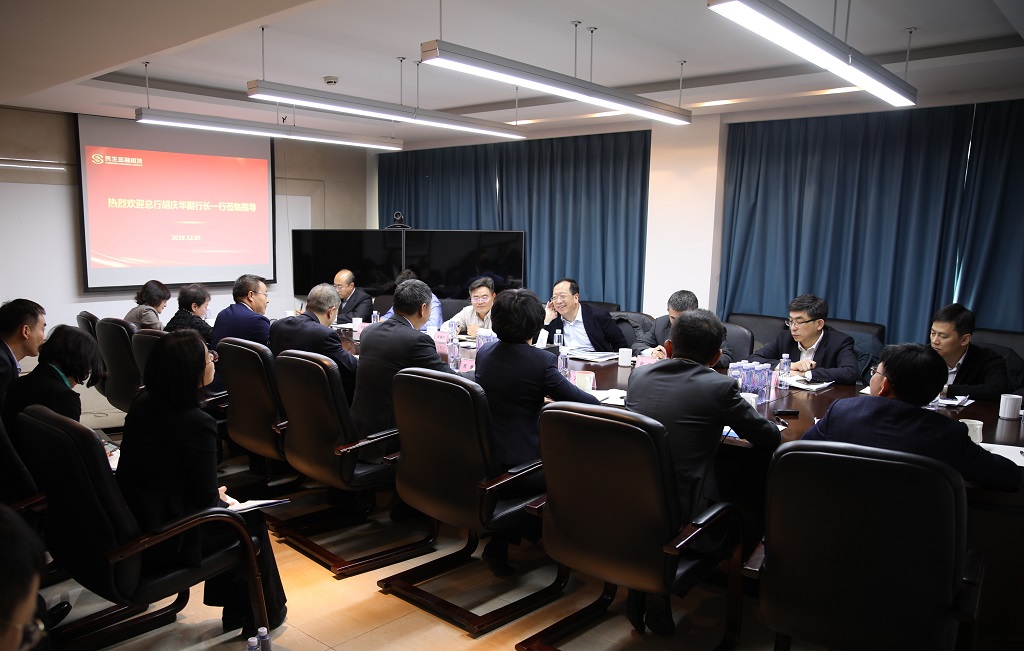 国产熟妇婬乱一区二区