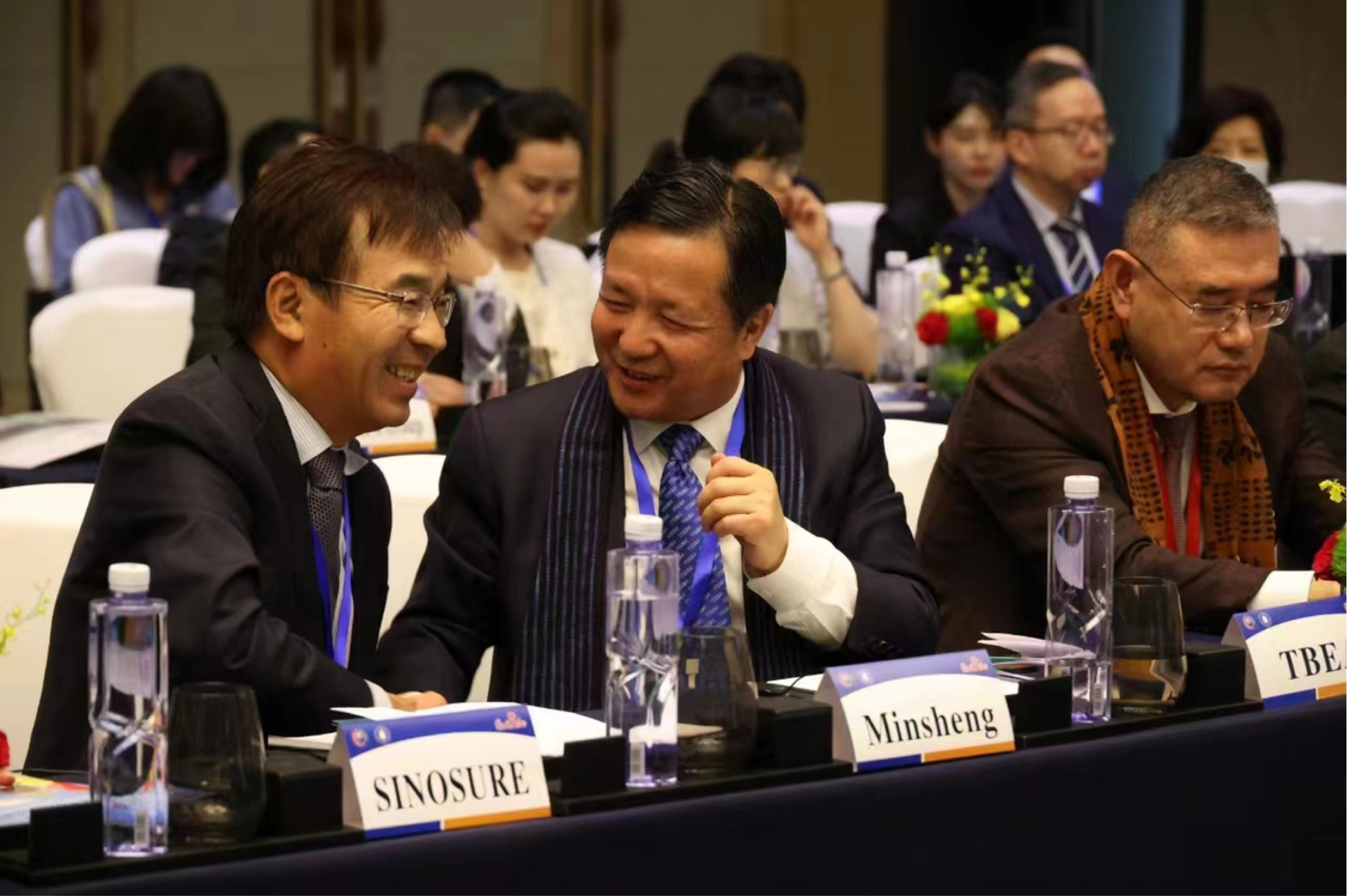 国产熟妇婬乱一区二区